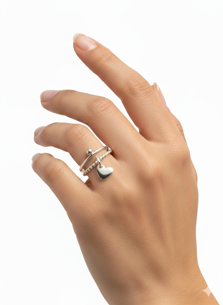 Anillo doble aro con dije de corazón