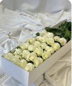 Caja de rosas blancas