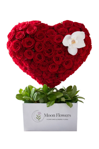 Arreglo de rosas en forma de corazón