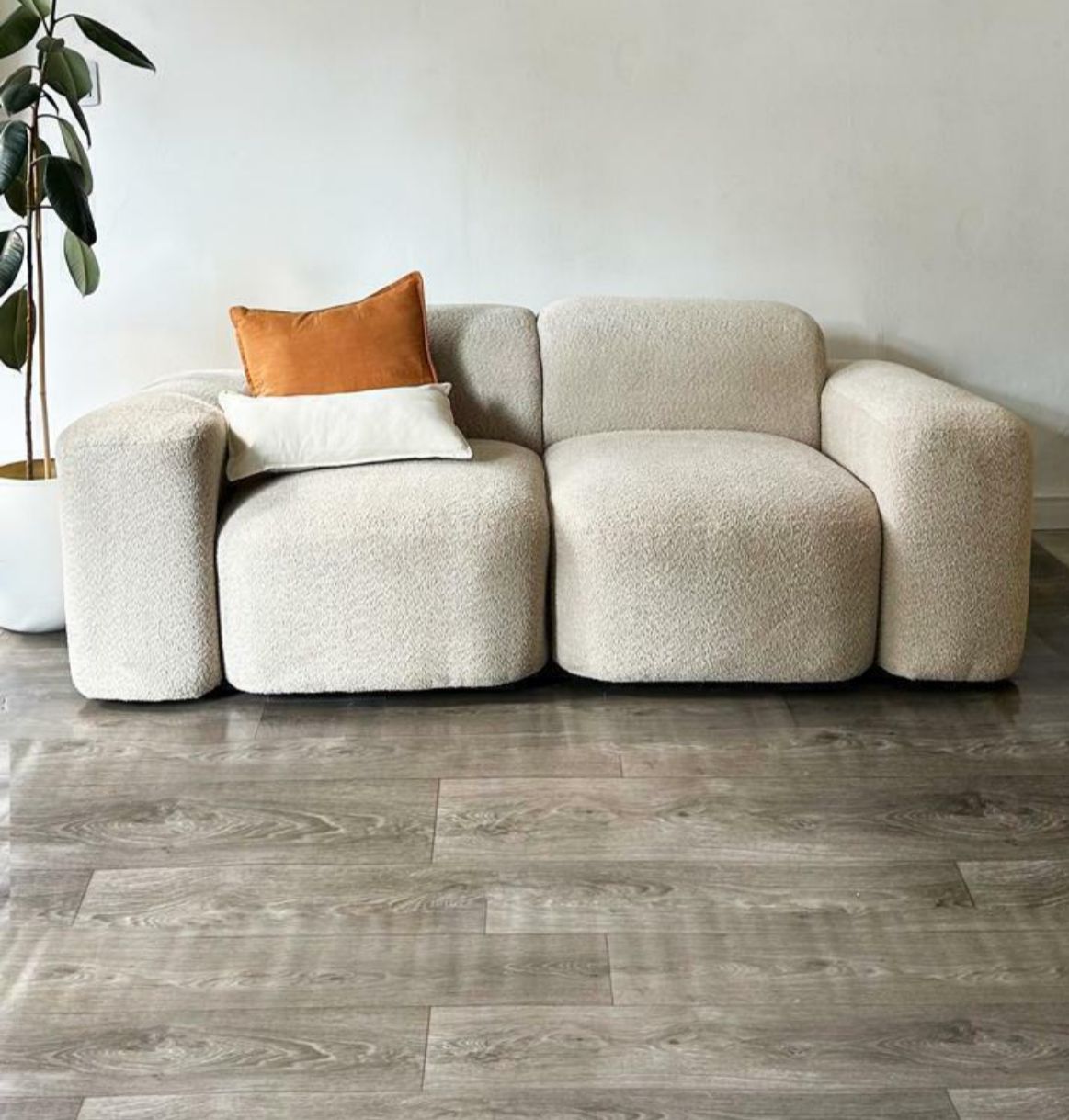 Sofá moderno de pana