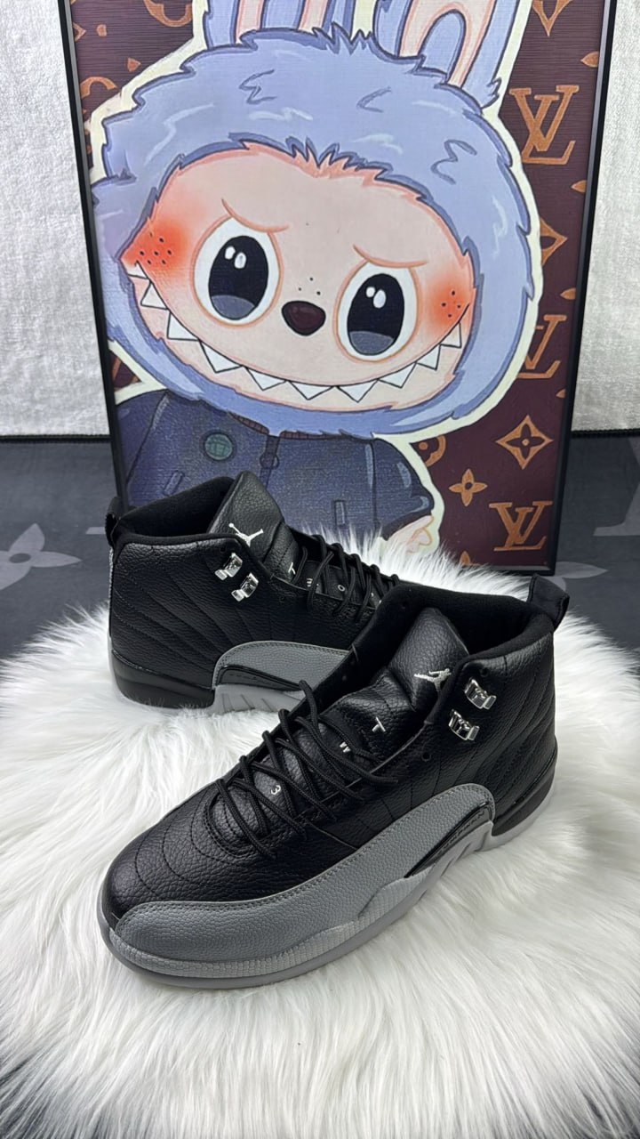 Air Jordan 12 Retro Negras y Gris Lobo