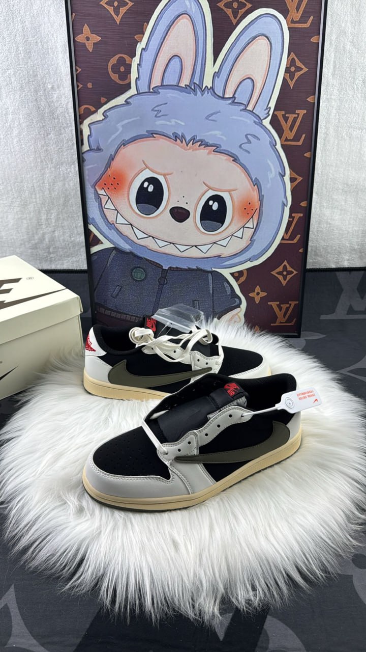 Air Jordan 1 Retro Low OG SP x Travis Scott 'Medium Olive' 