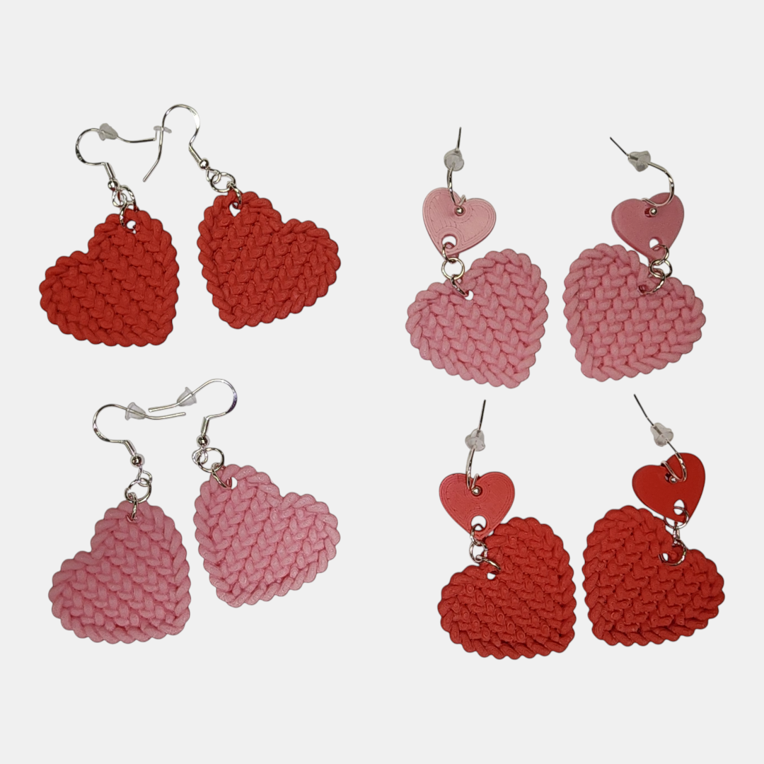 Aretes de corazones tejidos