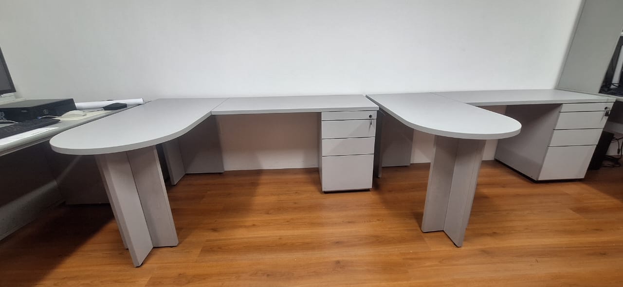 Escritorio ejecutivo en L