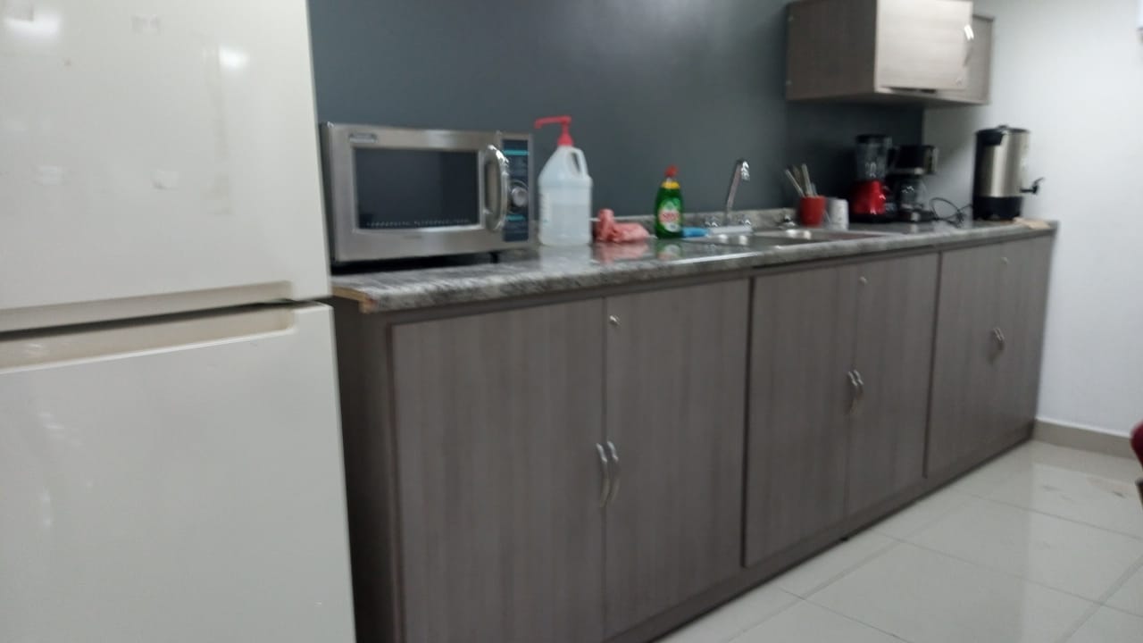 Cocina integral con electrodomésticos