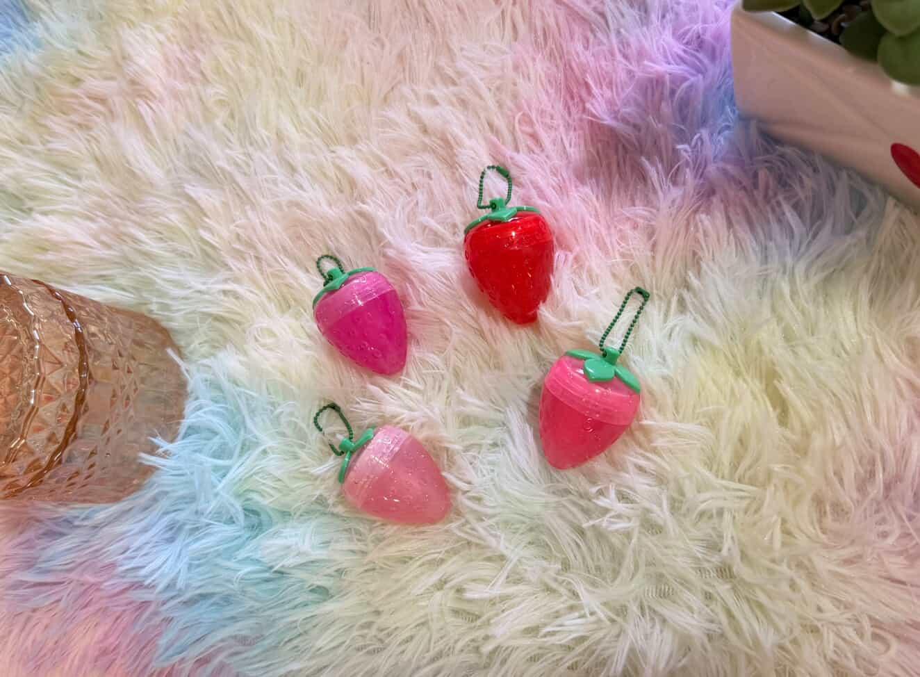 Llaveros de fresacon gloss