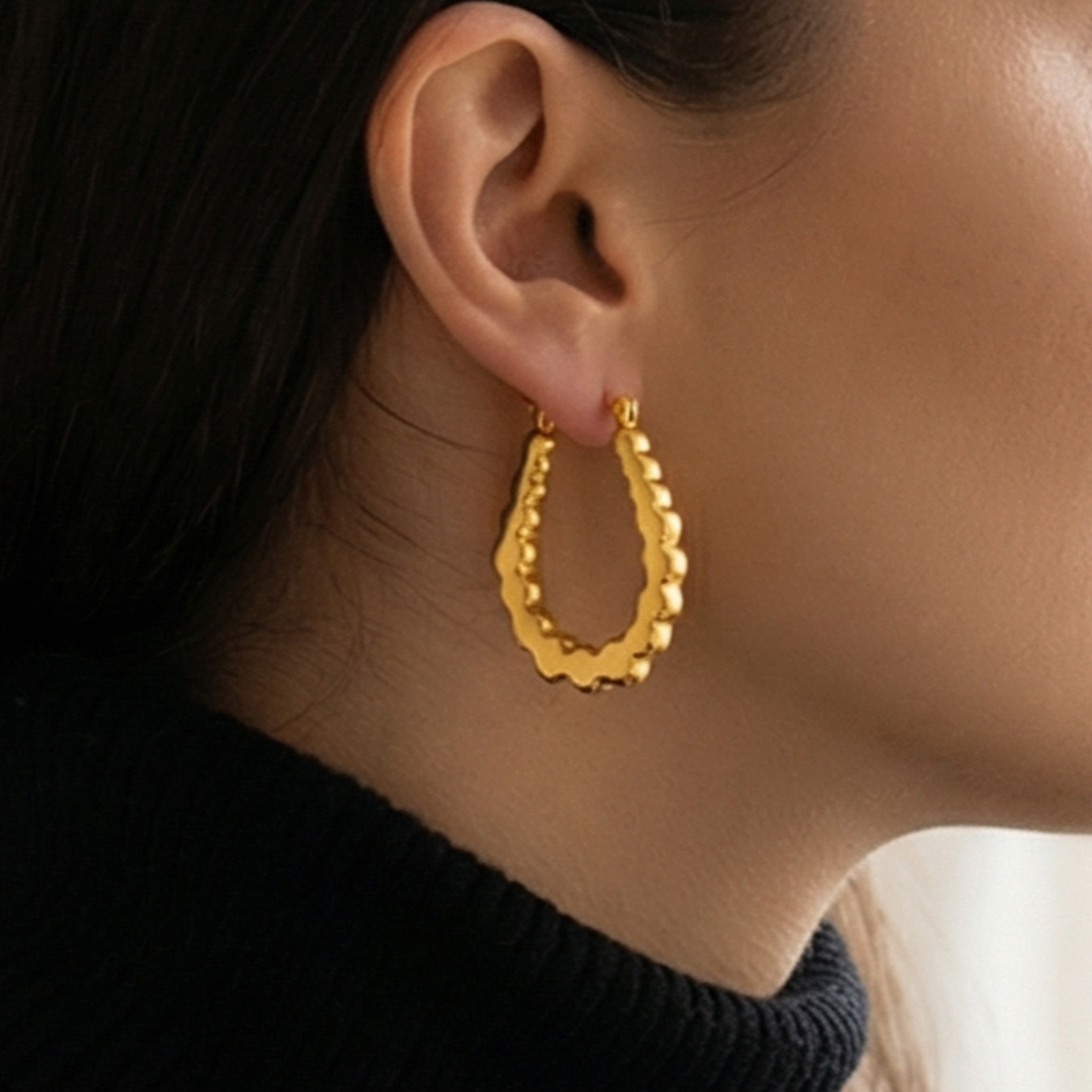 Stainless steel gold-plated geometric U-shaped textured earrings 502047