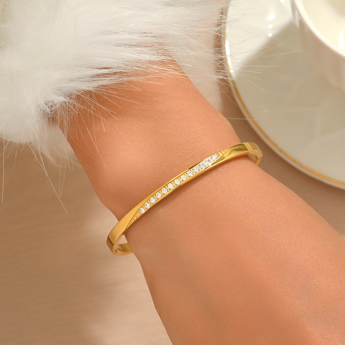 Elegant Crystal Bangle Set 505056