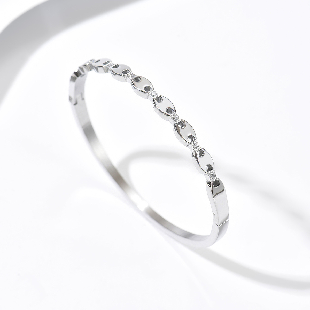 Elegant Linked Bangle Set 505057