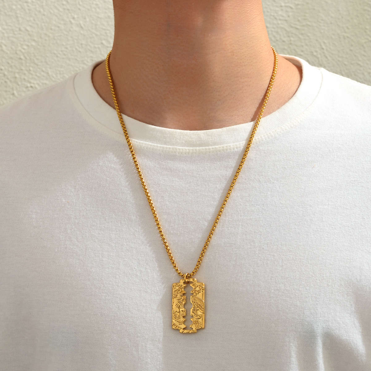 Vintage Razor Blade Pendant Necklace 501115