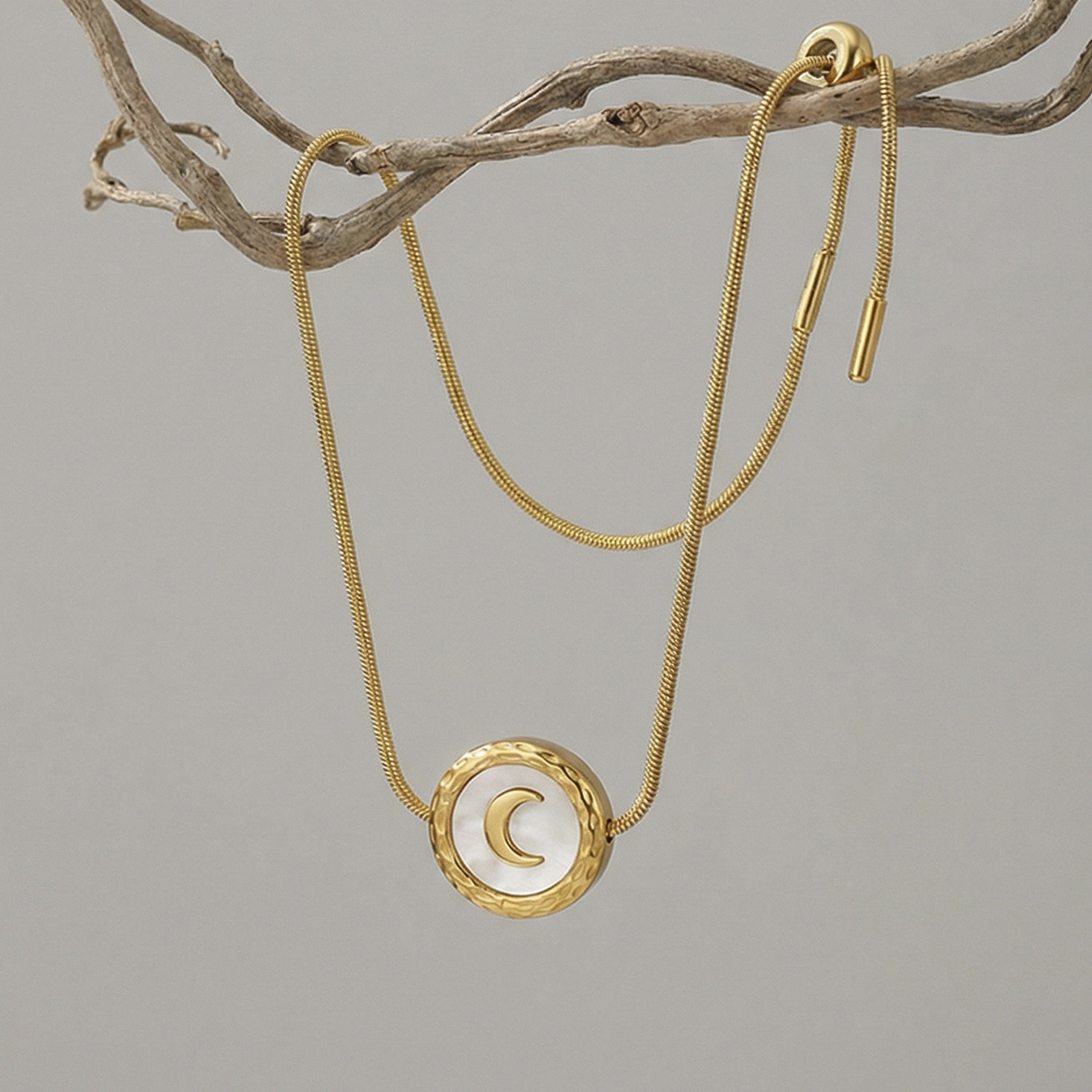 Stainless steel natural white shell pendant bracelet 505065