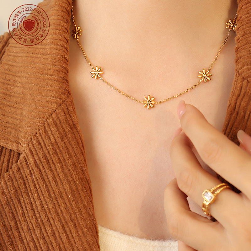 Daisy titanium steel gold-plated Pendant necklace 501099