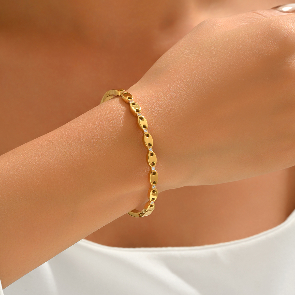 Elegant Linked Bangle Set 505057