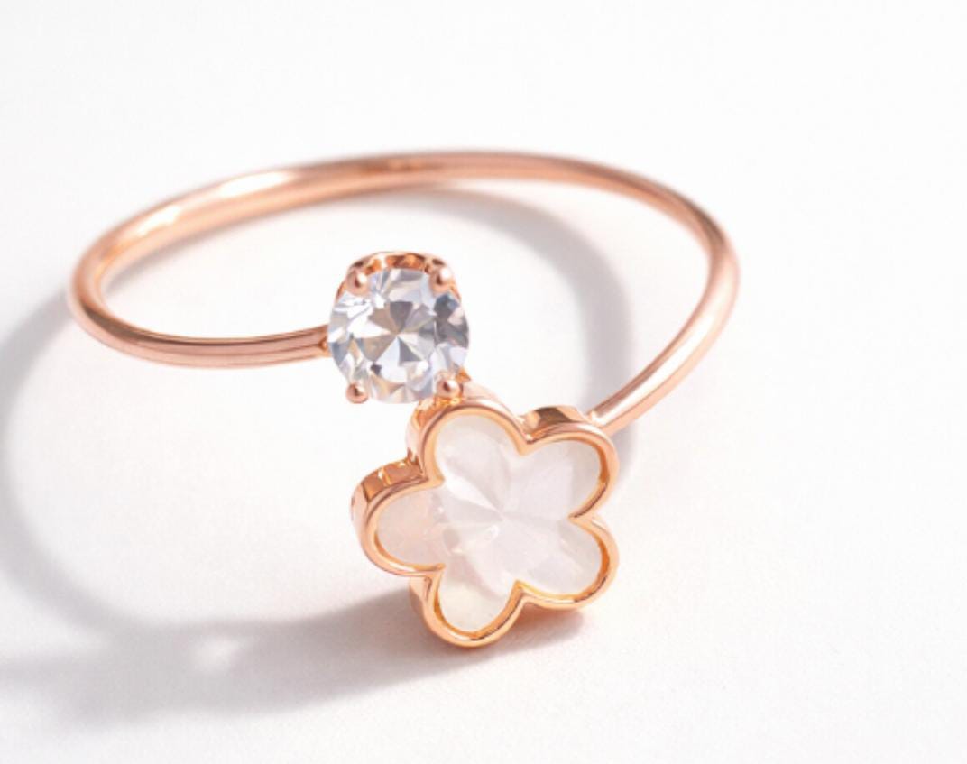 Elegant Flower Adjustable Ring