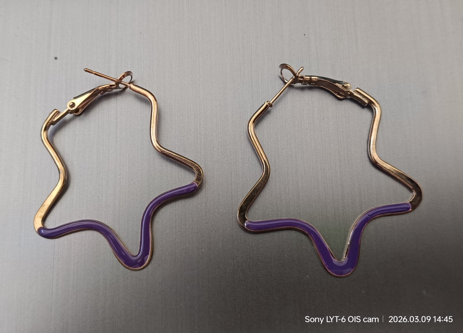 Star-Shaped Enamel Hoop Earring (Random color-pair will be sent)