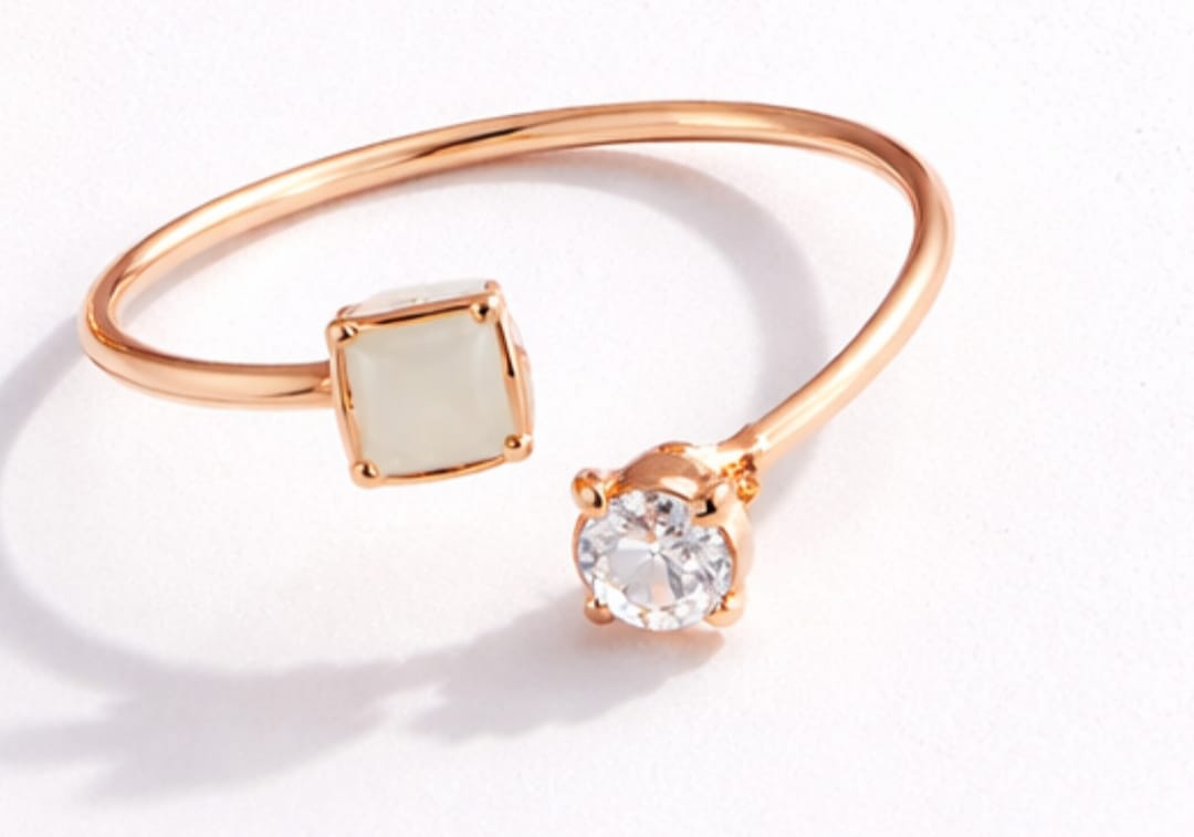 Elegant Dual square Stone Gold Ring