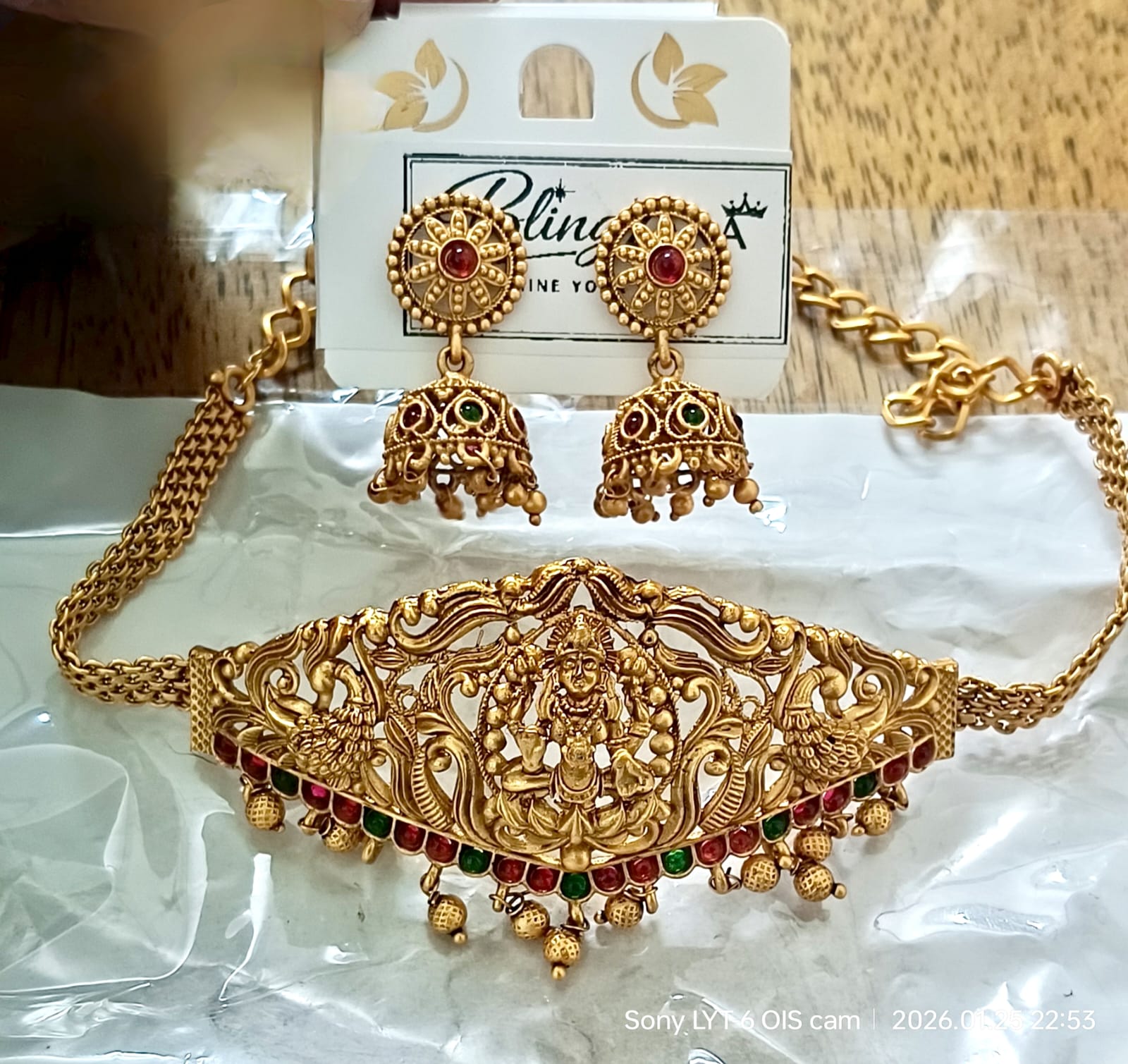 Goddess Antique Choker with matching earrings