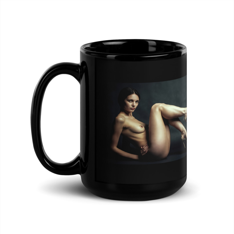 Model Gallery Black Glossy Mug