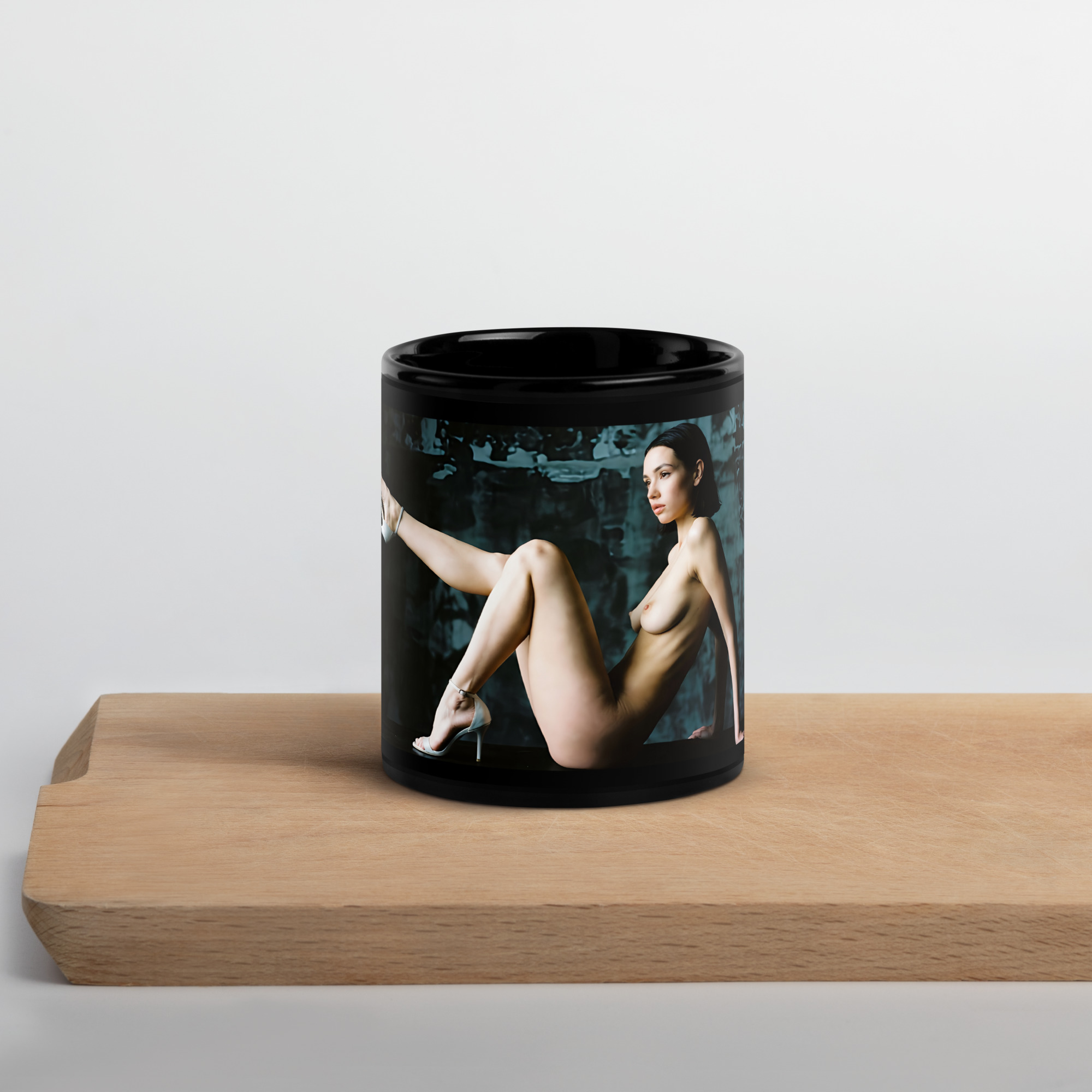 Model Gallery Black Glossy Mug