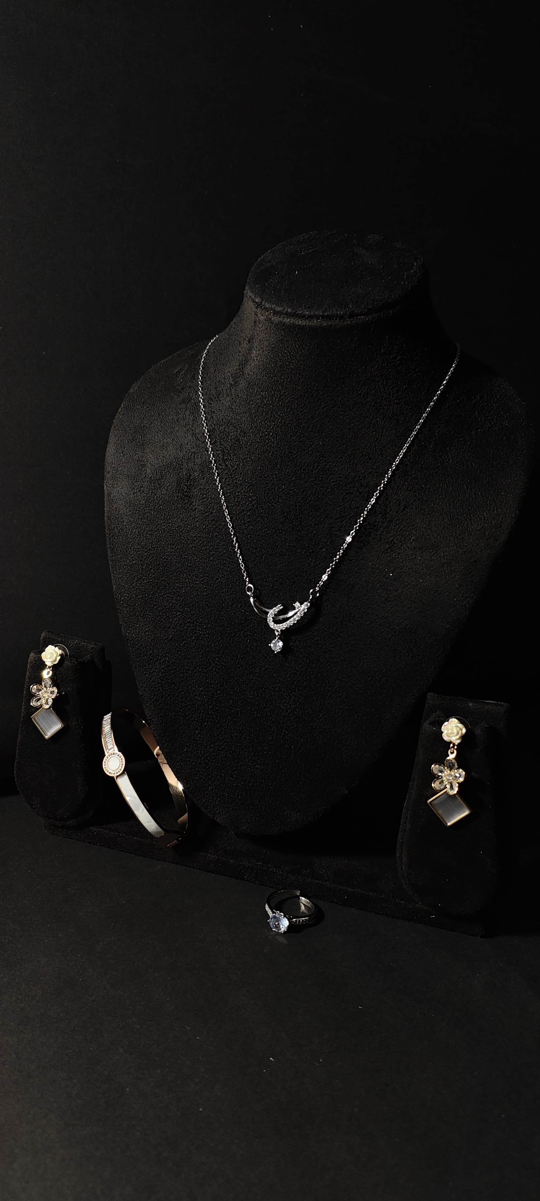 Elegant Jewelry Set