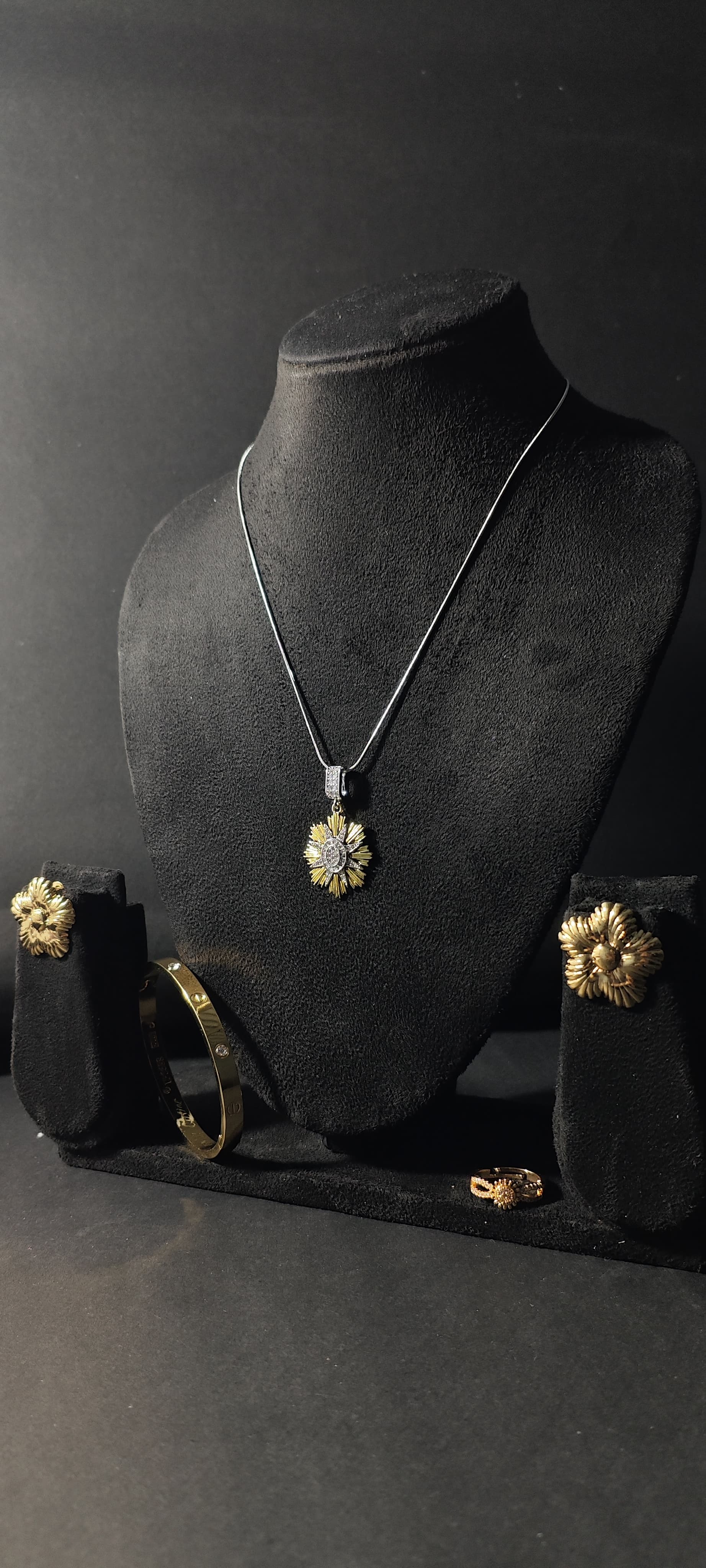 Gold plated Flower Jewelry Set