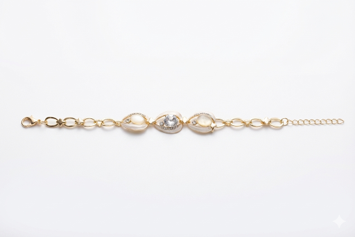 Elegant gold bracelet