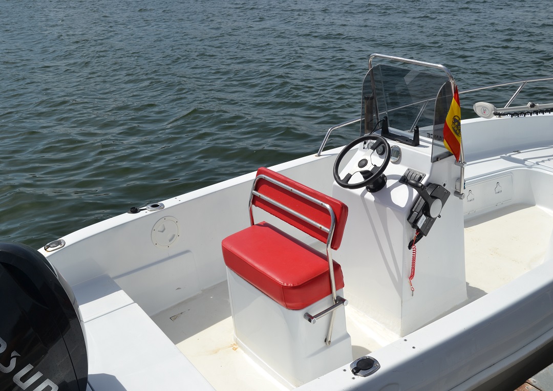 Barco Coral 115 CV 1/2 dia