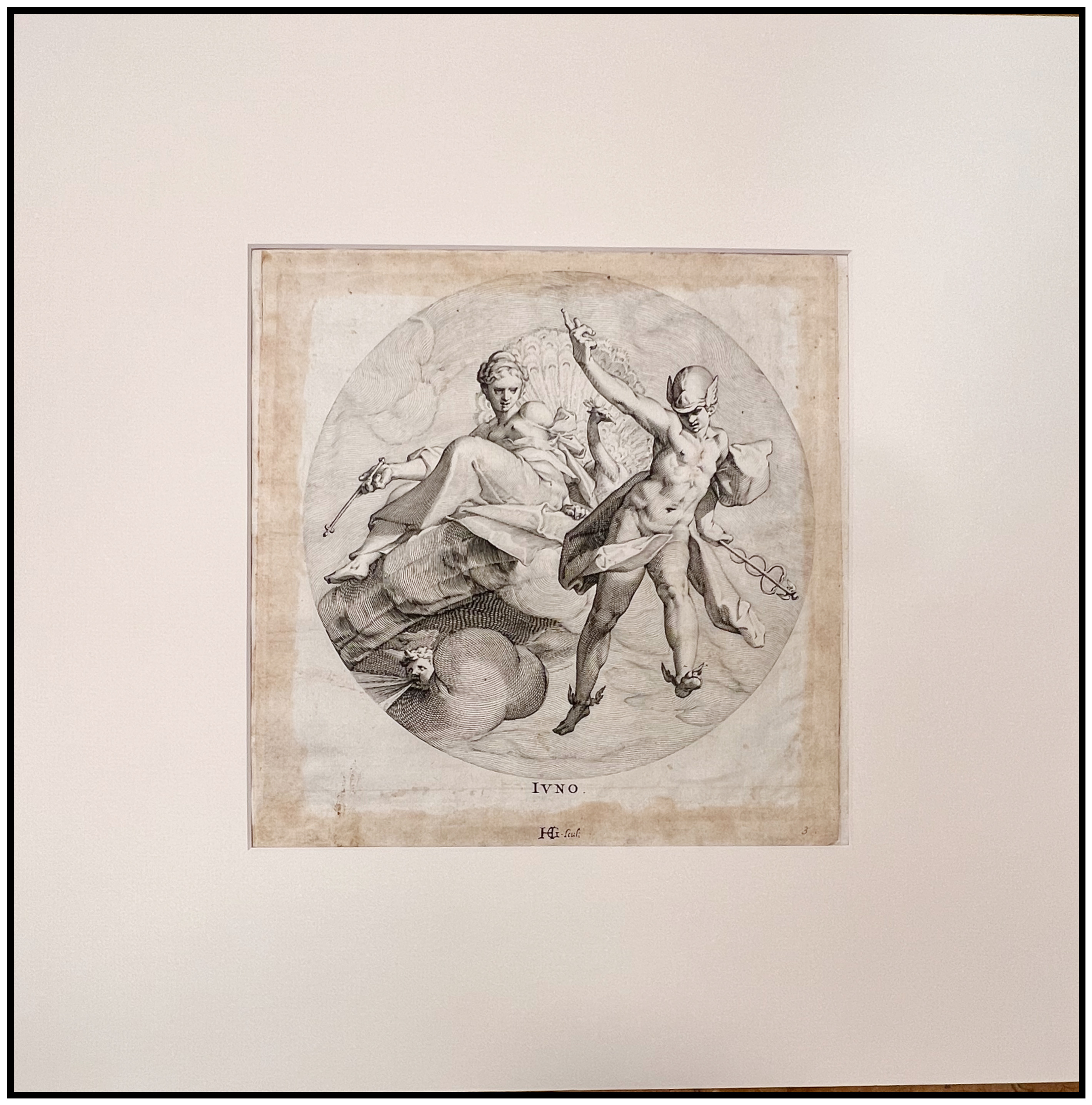 DIOSA JUNO ENTRONADA OBSERVA A MERCURIO