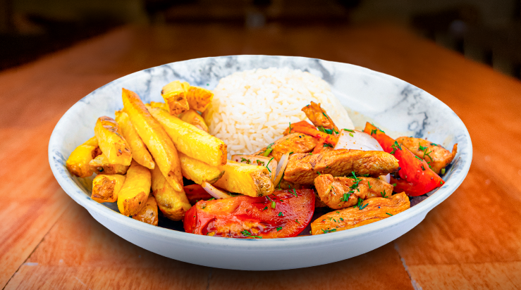 Pollo Saltado