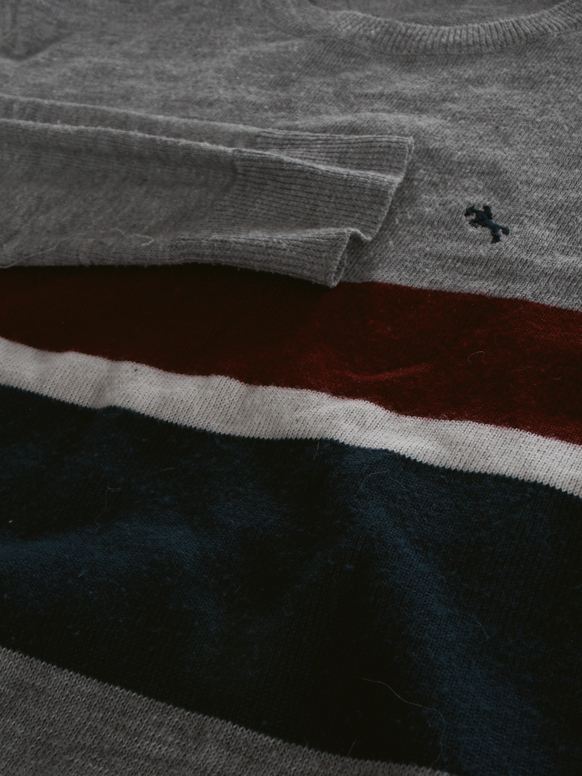 Busito ñoño gris/rojo/azul