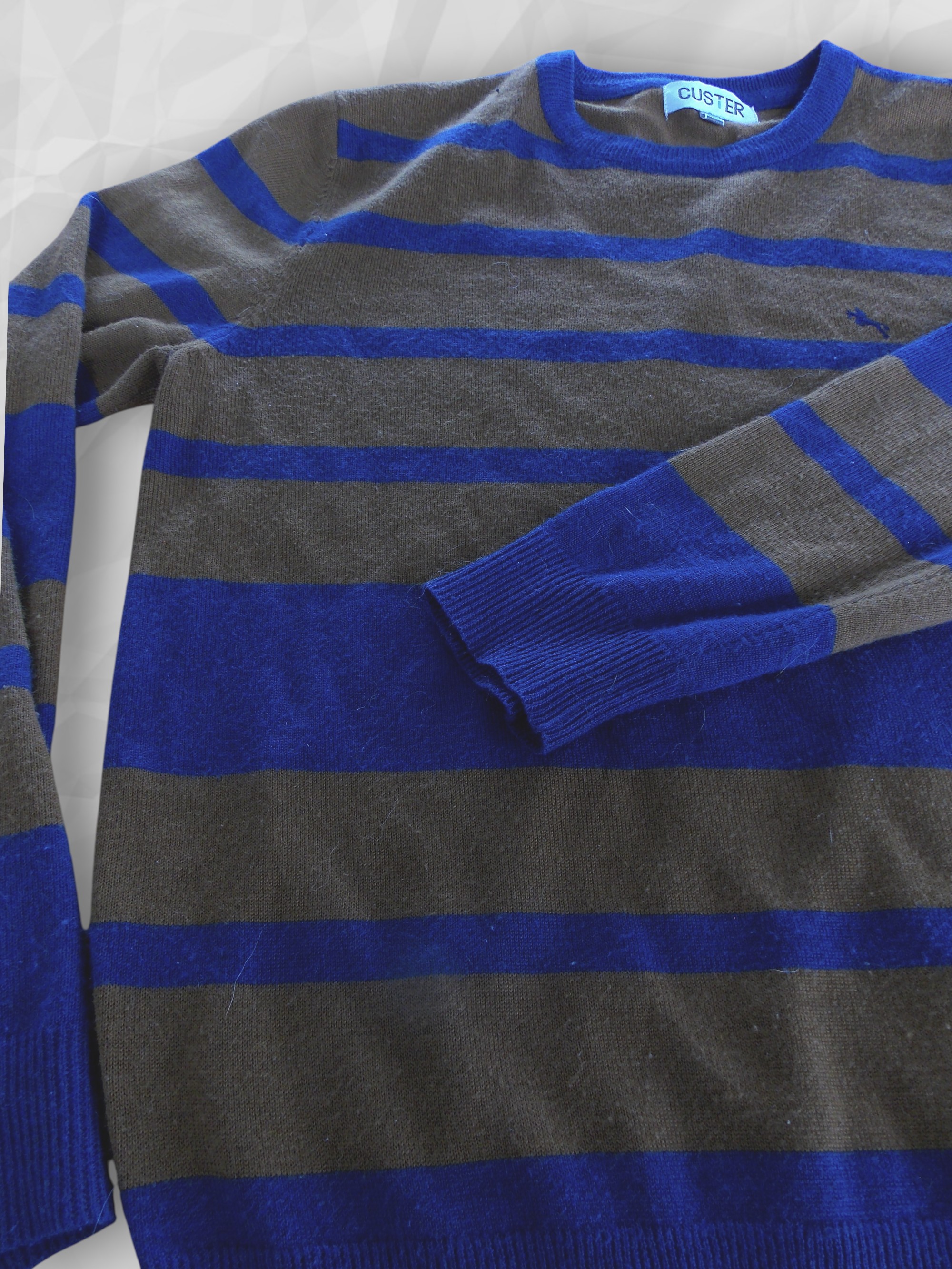 Busito dorado y azul