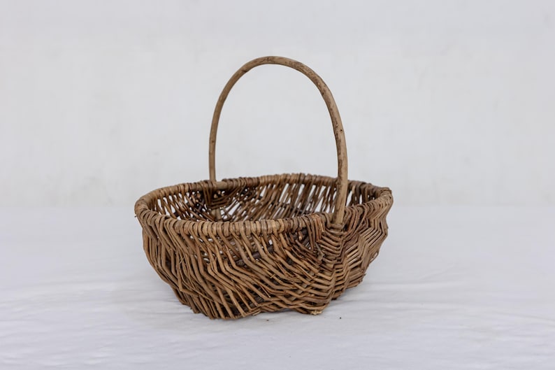 Handwoven Willow Basket Set: Rustic Farmhouse Decor, Nesting Design