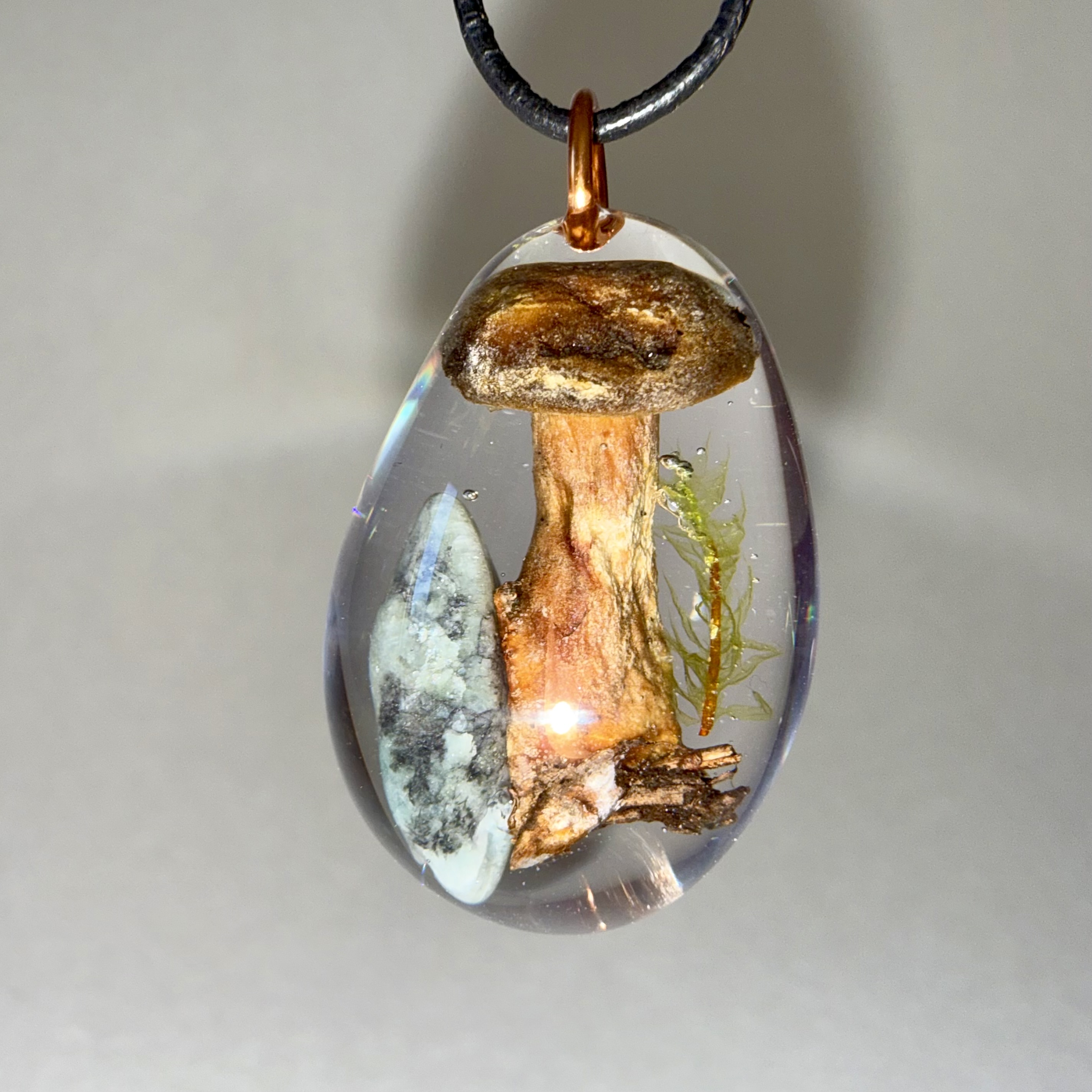 Tiny Lactarius deliciosus + Moss + Emerald