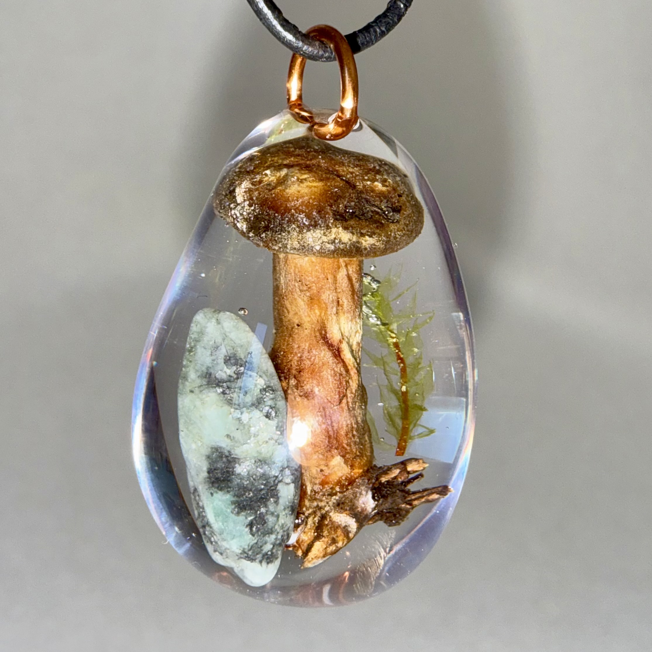 Tiny Lactarius deliciosus + Moss + Emerald