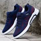 Sepatu olahraga pria