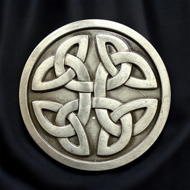 Celtic Knot Metal Plaque