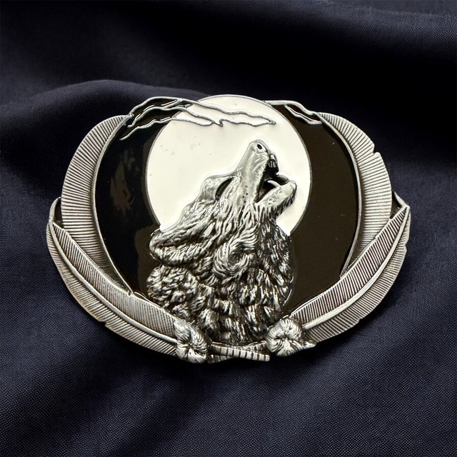 Wolf Howling at Moon Brooch
