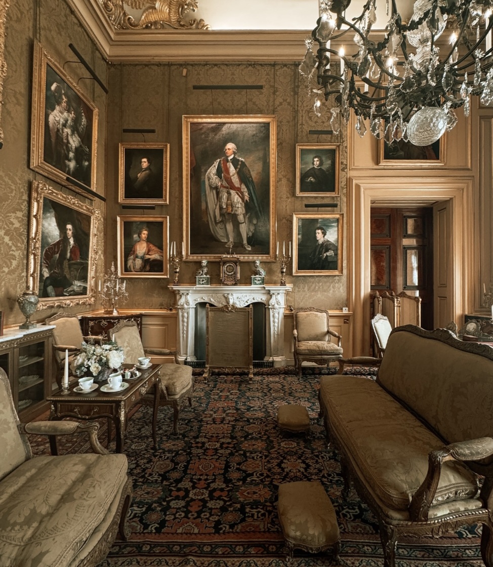 Blenhem Palace & Cotswolds Day Tour for 1 from London