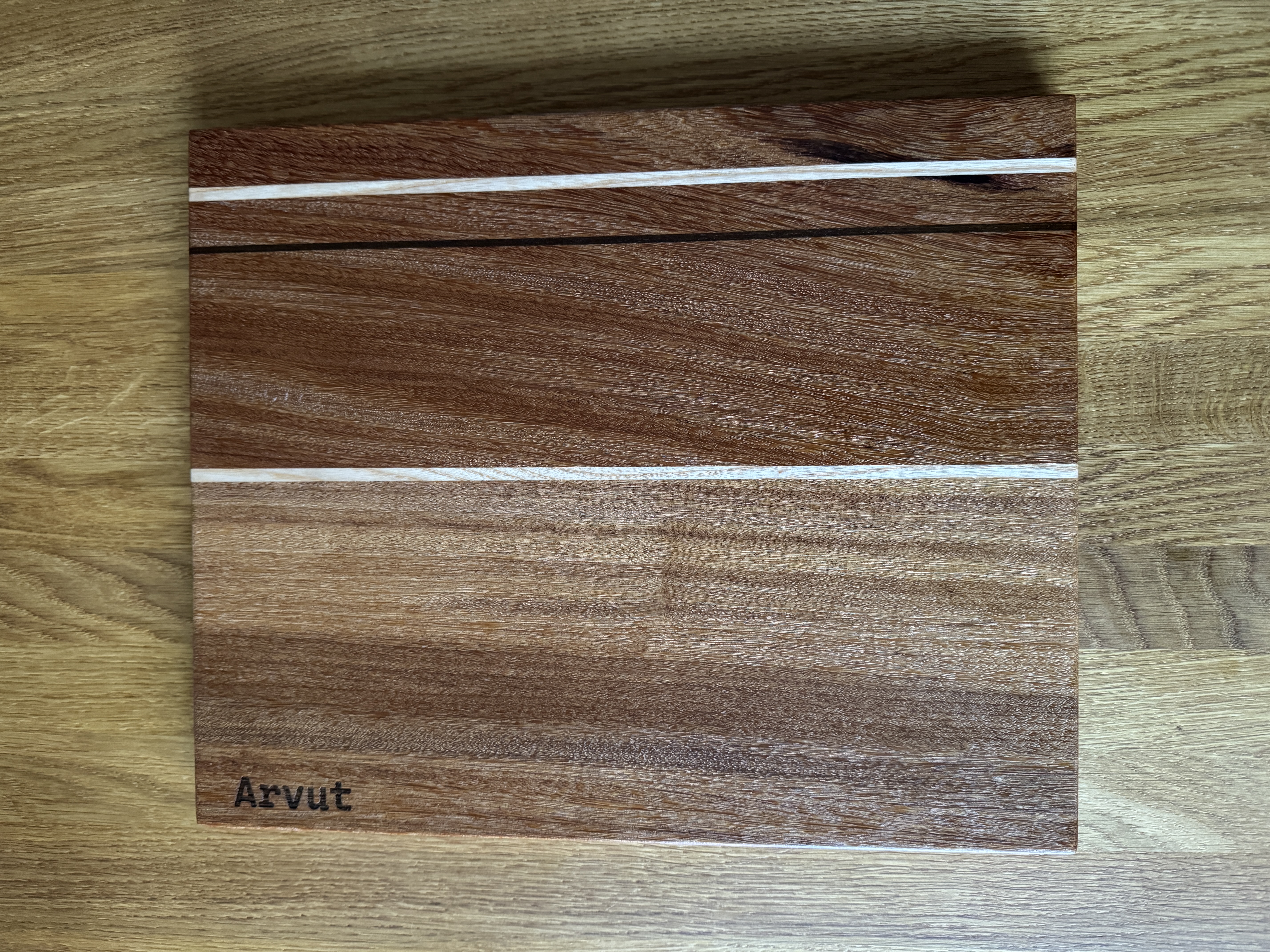 Premium medinė pjaustymo - patiekimo lentelė