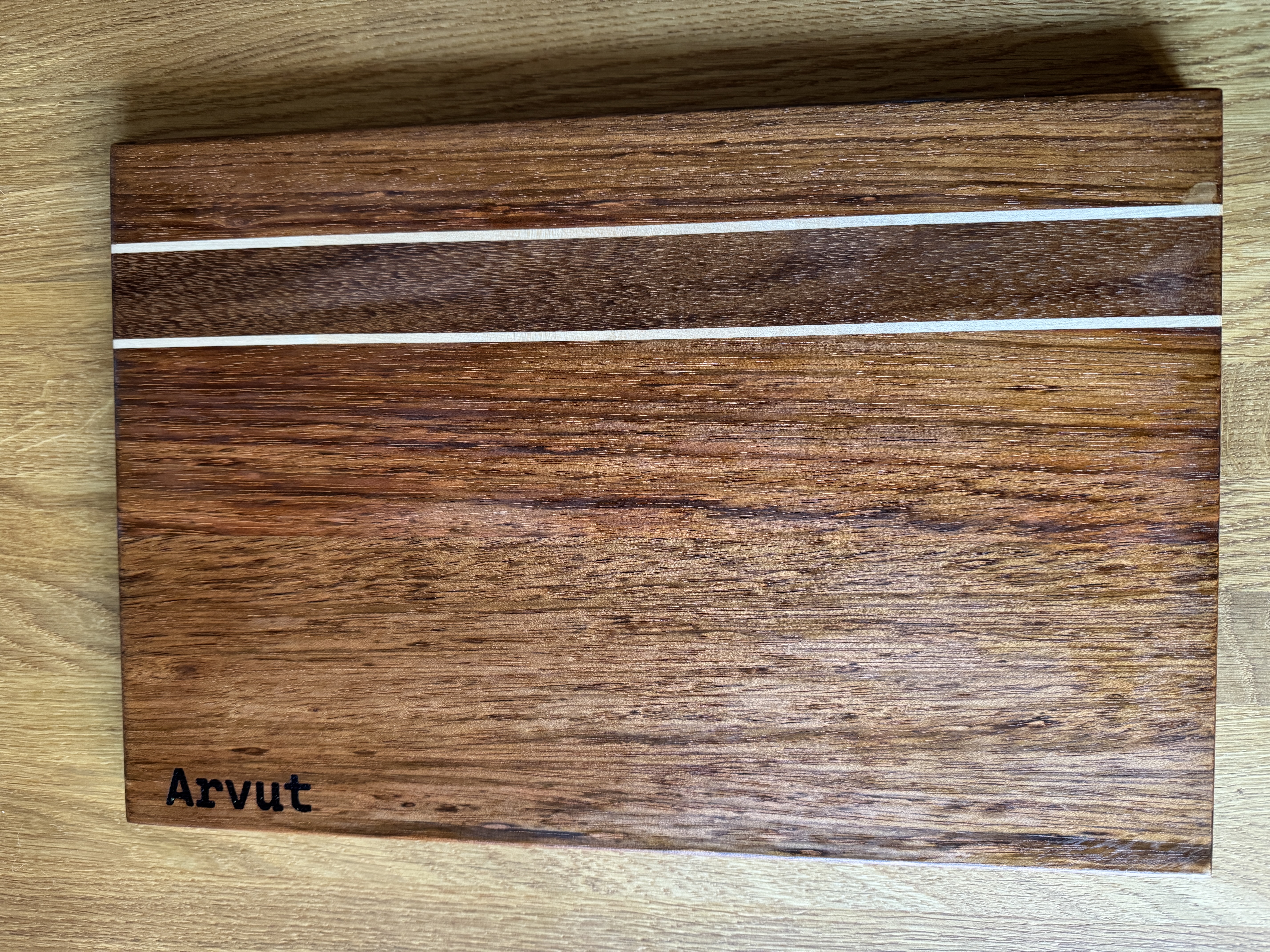 Premium medinė pjaustymo - patiekimo lentelė