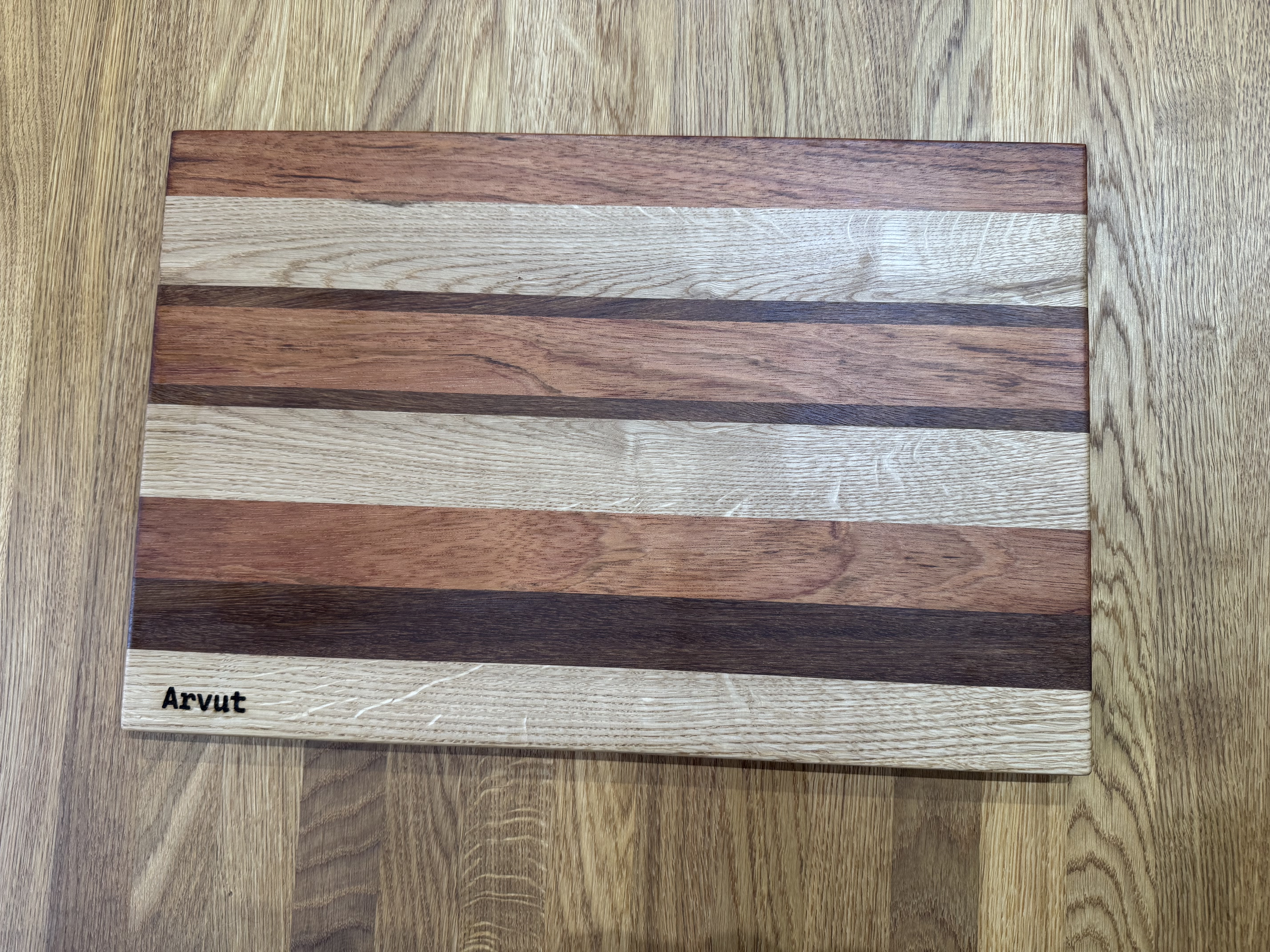  Medinė premium patiekimo-pjaustymo lentelė