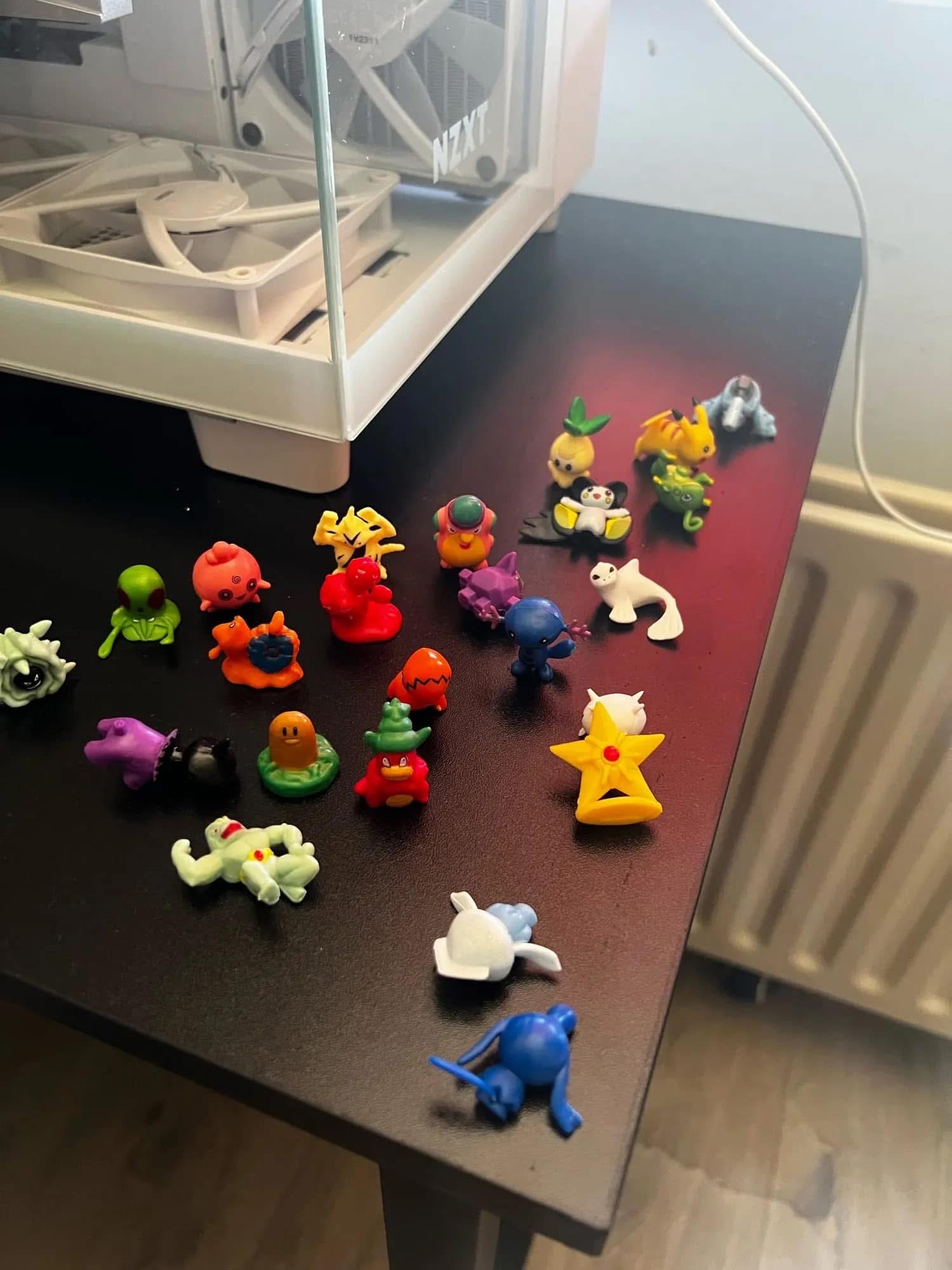 Pokémon Mini Figures Collection (24pcs + 1 Pokeball)