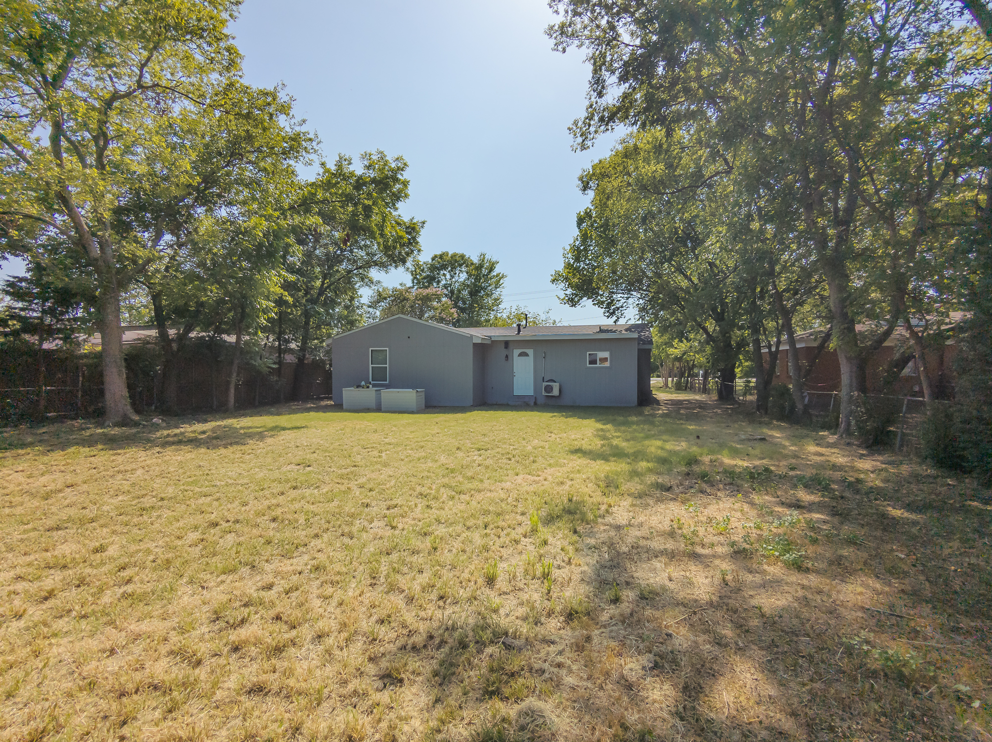 1222 S Peachtree Rd, Mesquite, TX 75149
