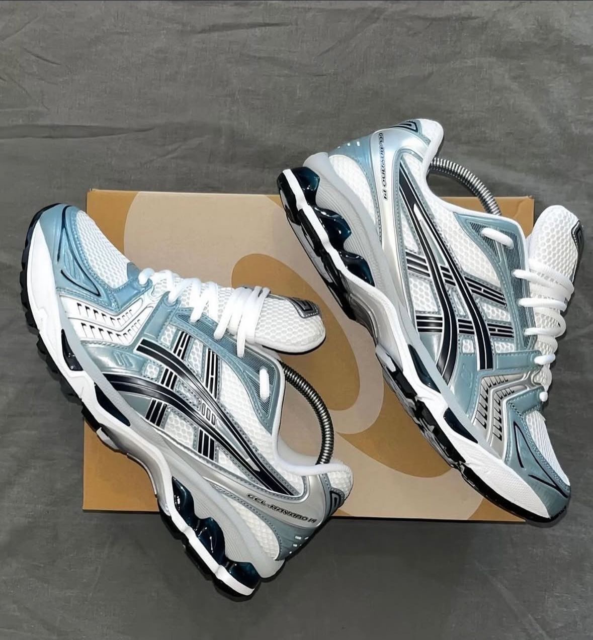 ASICS GEL-KAYANO 14 Sneakers