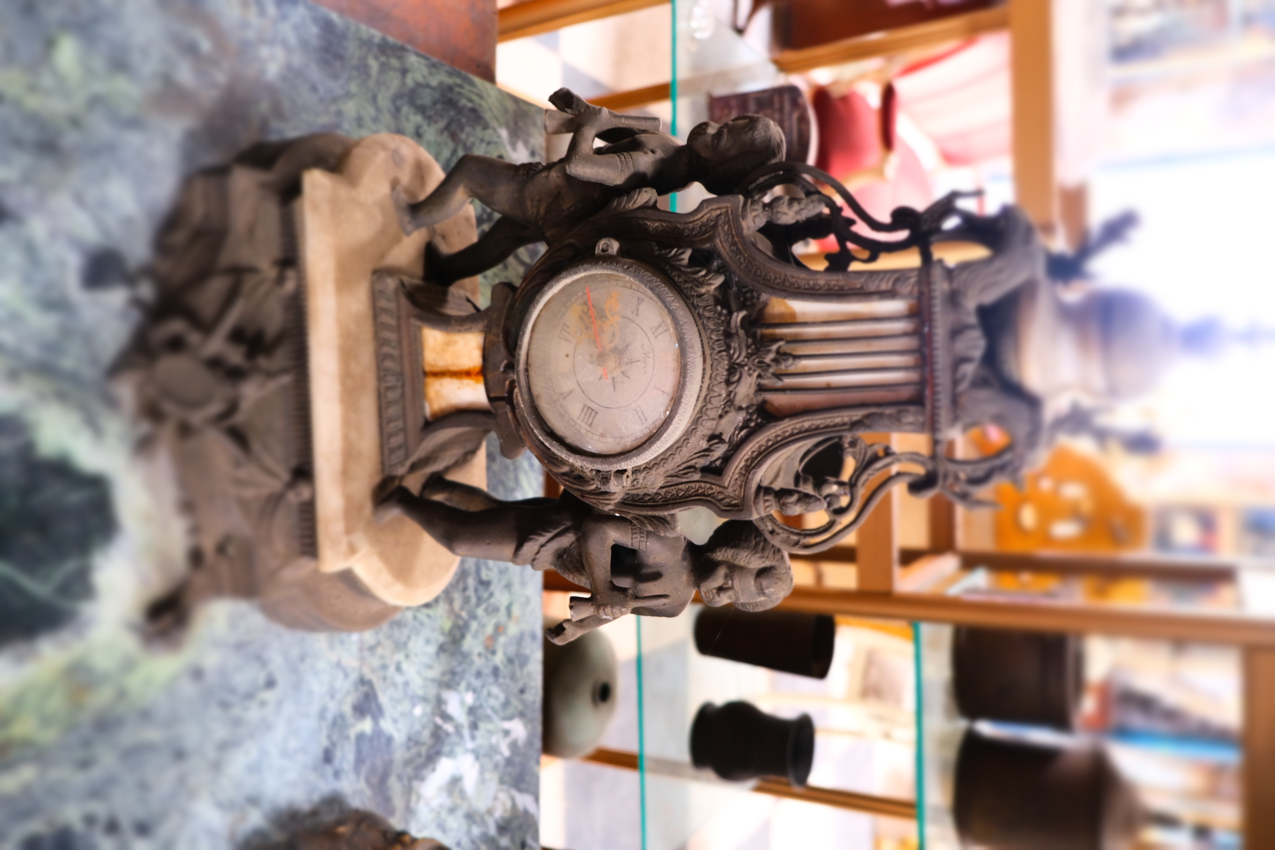 Antique decorative mantel clock