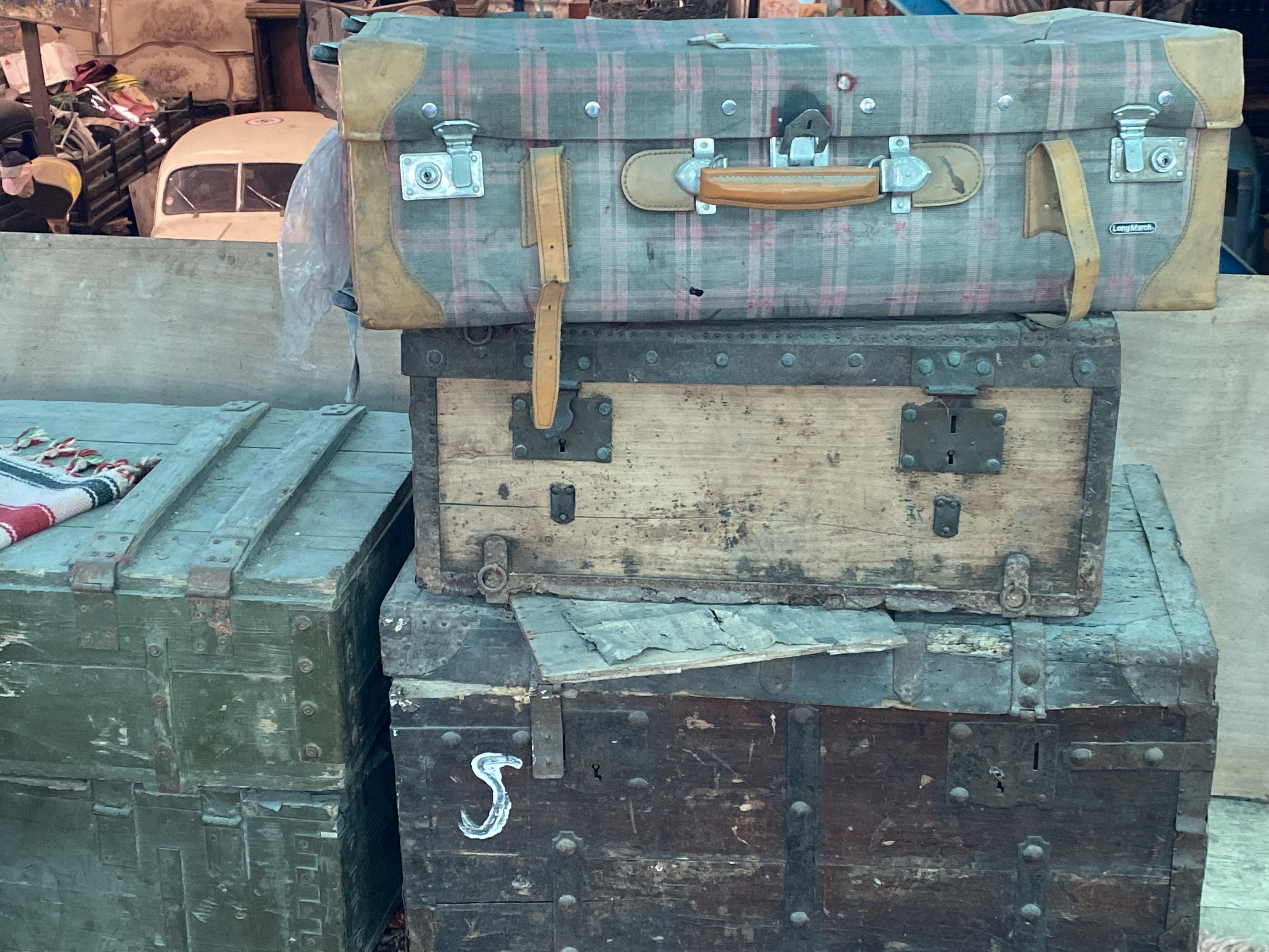 Vintage Trunk Set