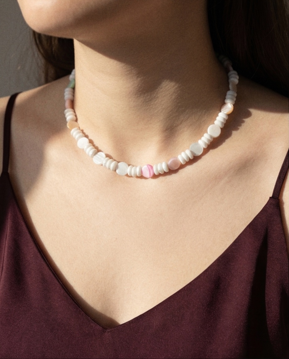 Kaklo papuošalas "Kriauklytė"