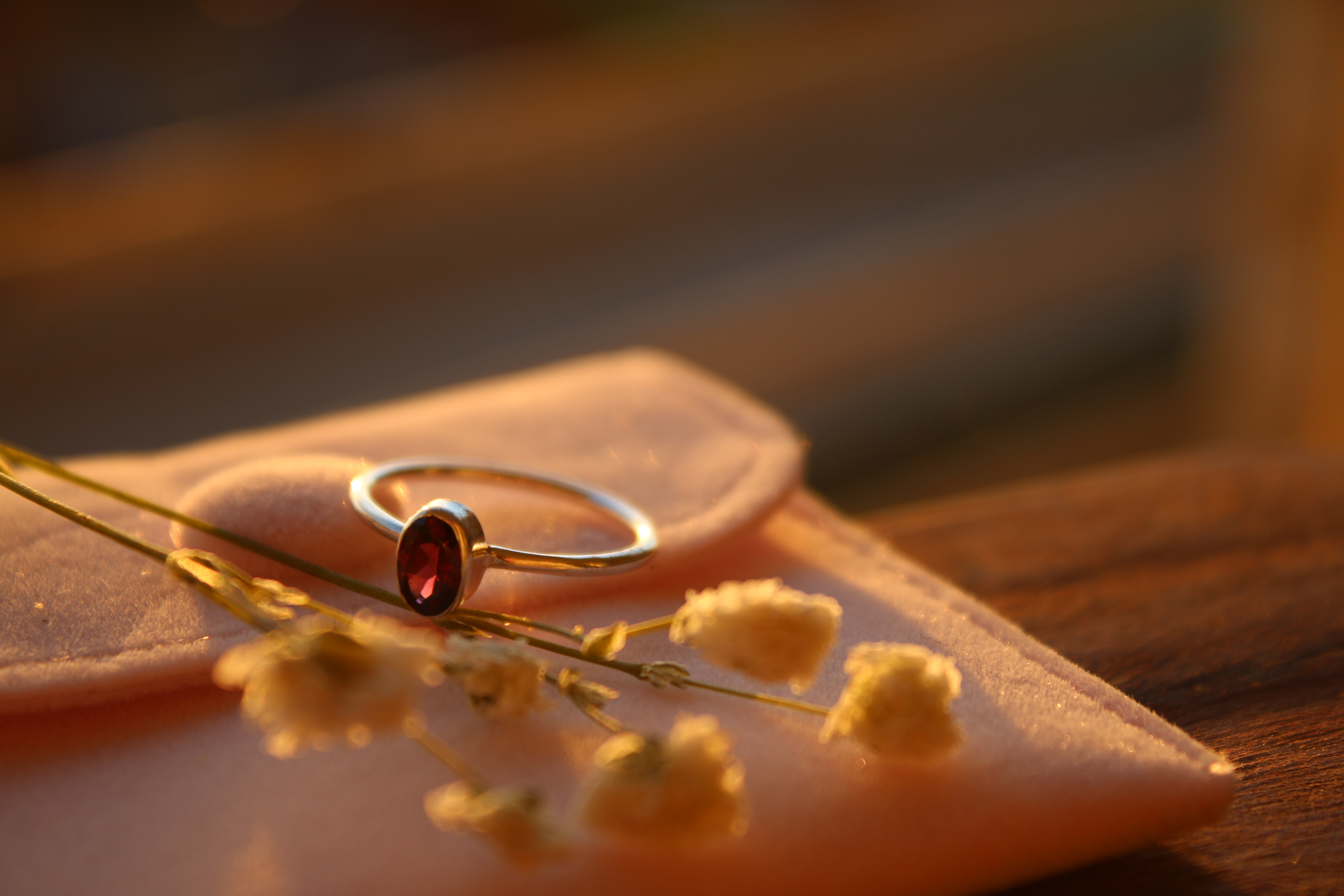 Anillo Nueva Delhi Rojo