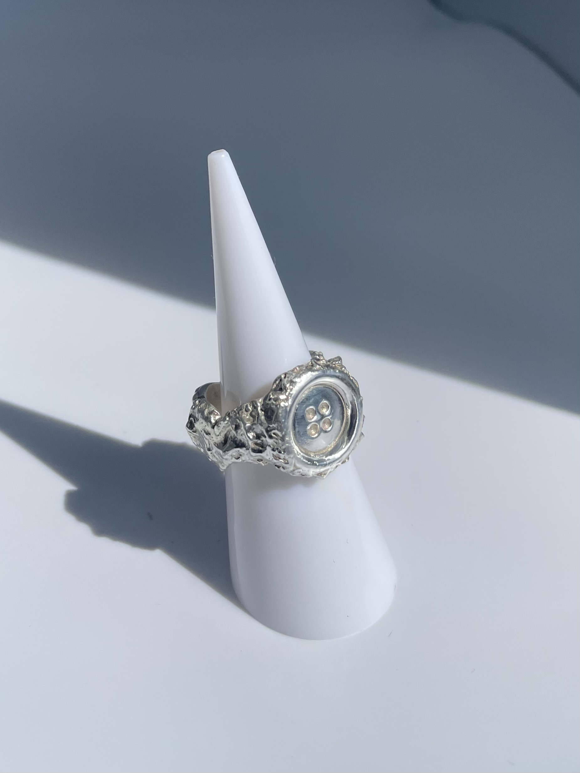 Static Button Ring 002