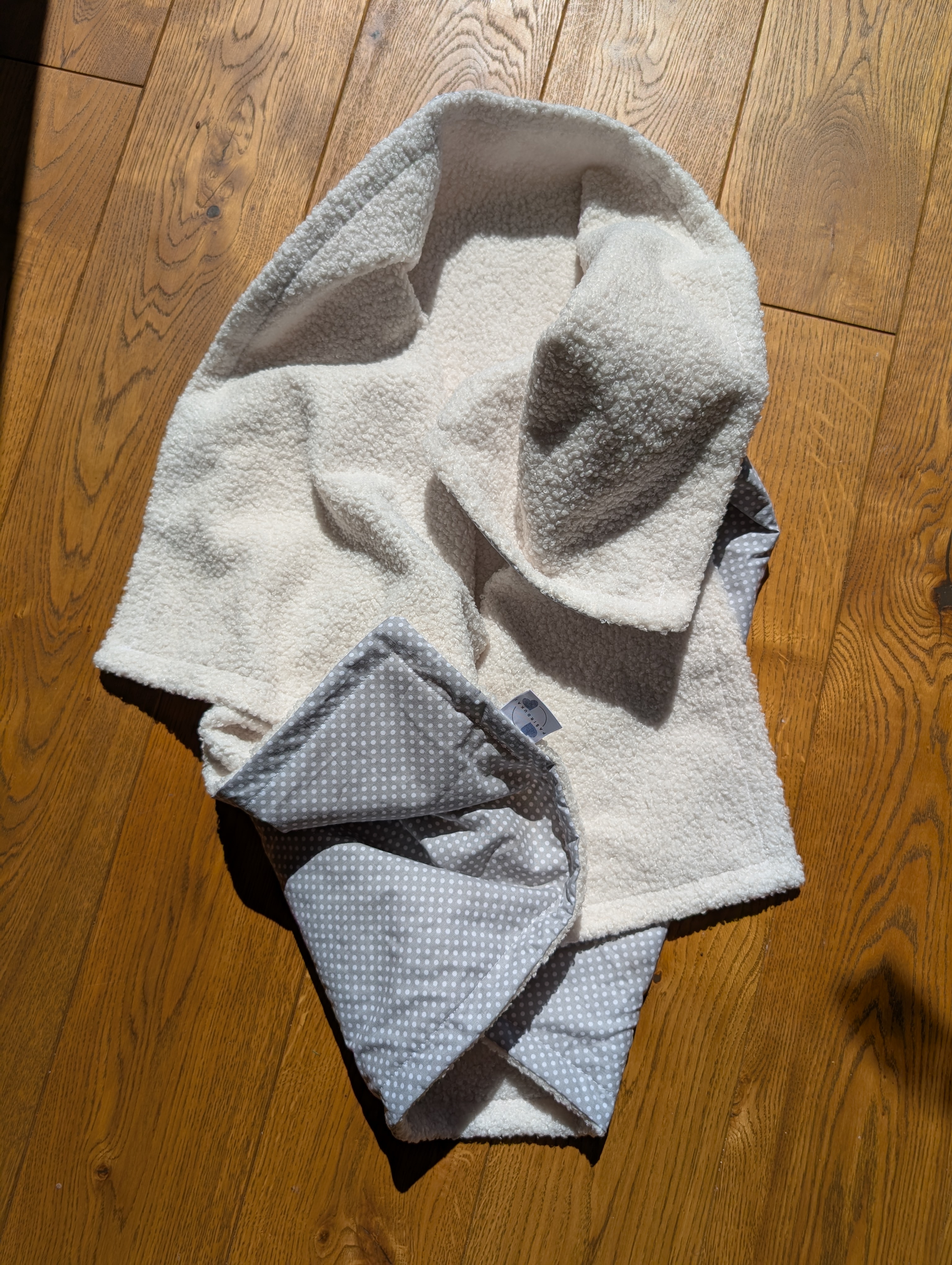 Didelis Teddy pledukas kreminis su taškiukais